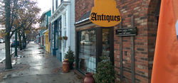 Lola's Antiques & Olde Books store photo