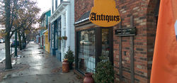 Lola's Antiques & Olde Books store photo