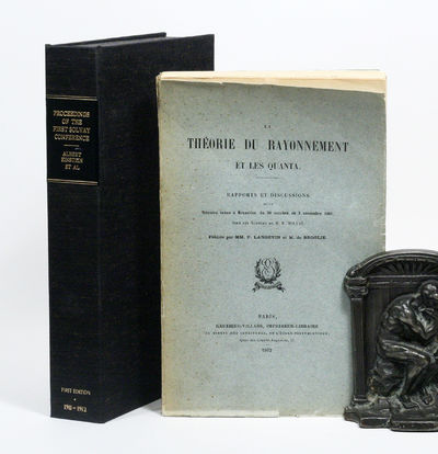 La Theorie du Rayonnement et les Quanta. Rapports et Discussions de la Reunion Tenue a Bruxelles du 30 Octobre au 3 Novembre 1911, Sous les Auspices de M. E. Solvay. [The First Solvay Conference]