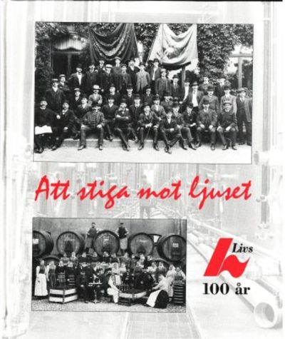 Nu stiga vi mot ljuset. En krönika om Svenska…