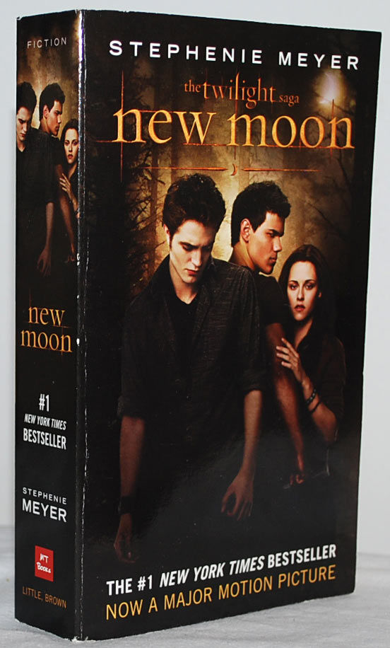 New Moon (Twilight Saga) by Stephenie Meyer 2009