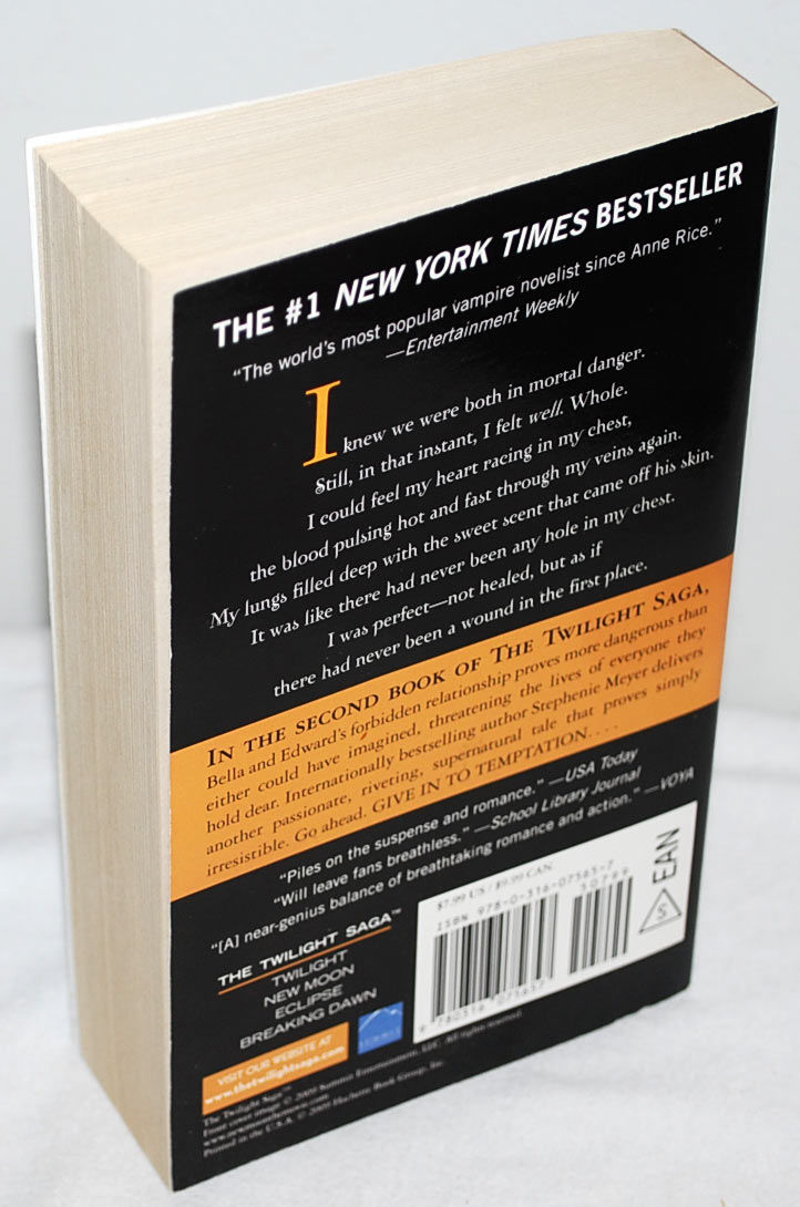 New Moon (Twilight Saga) by Stephenie Meyer Paperback First Edition