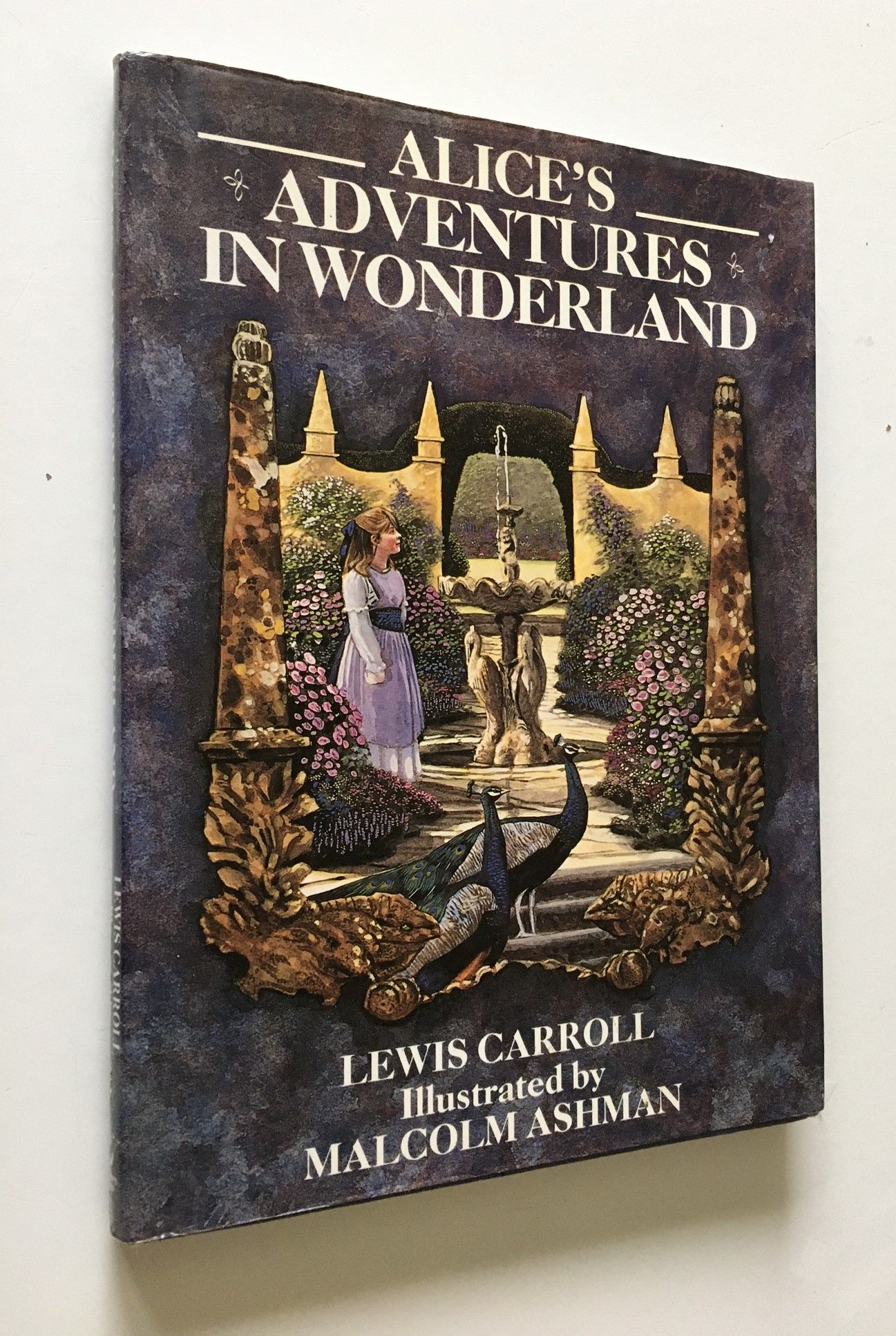 洋書 Alice's Adventures in Wonderland Alice's Adventures in Wonderland: Tove Jansson Edition