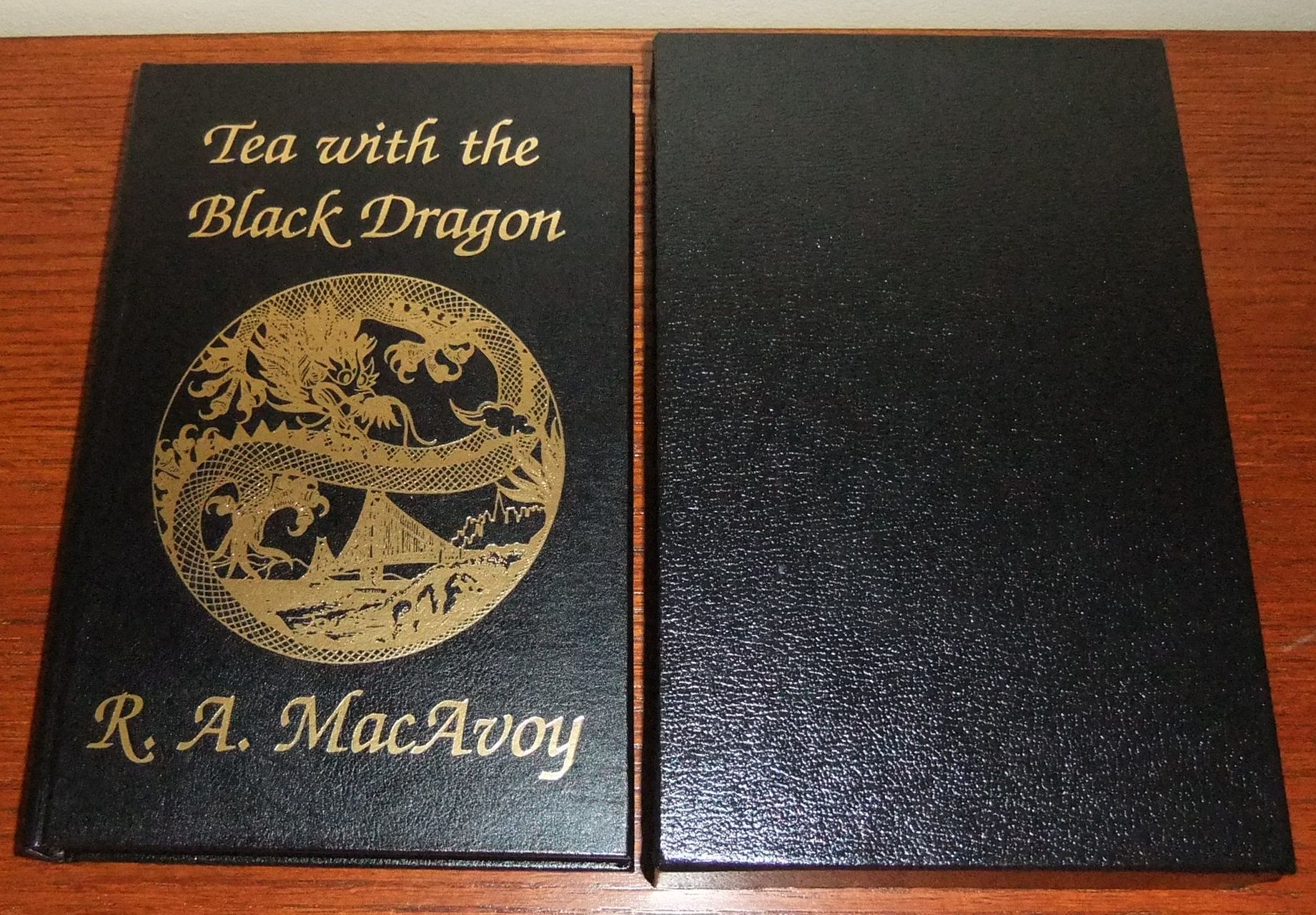Tea with the Black Dragon by MacAvoy, R. A 1987