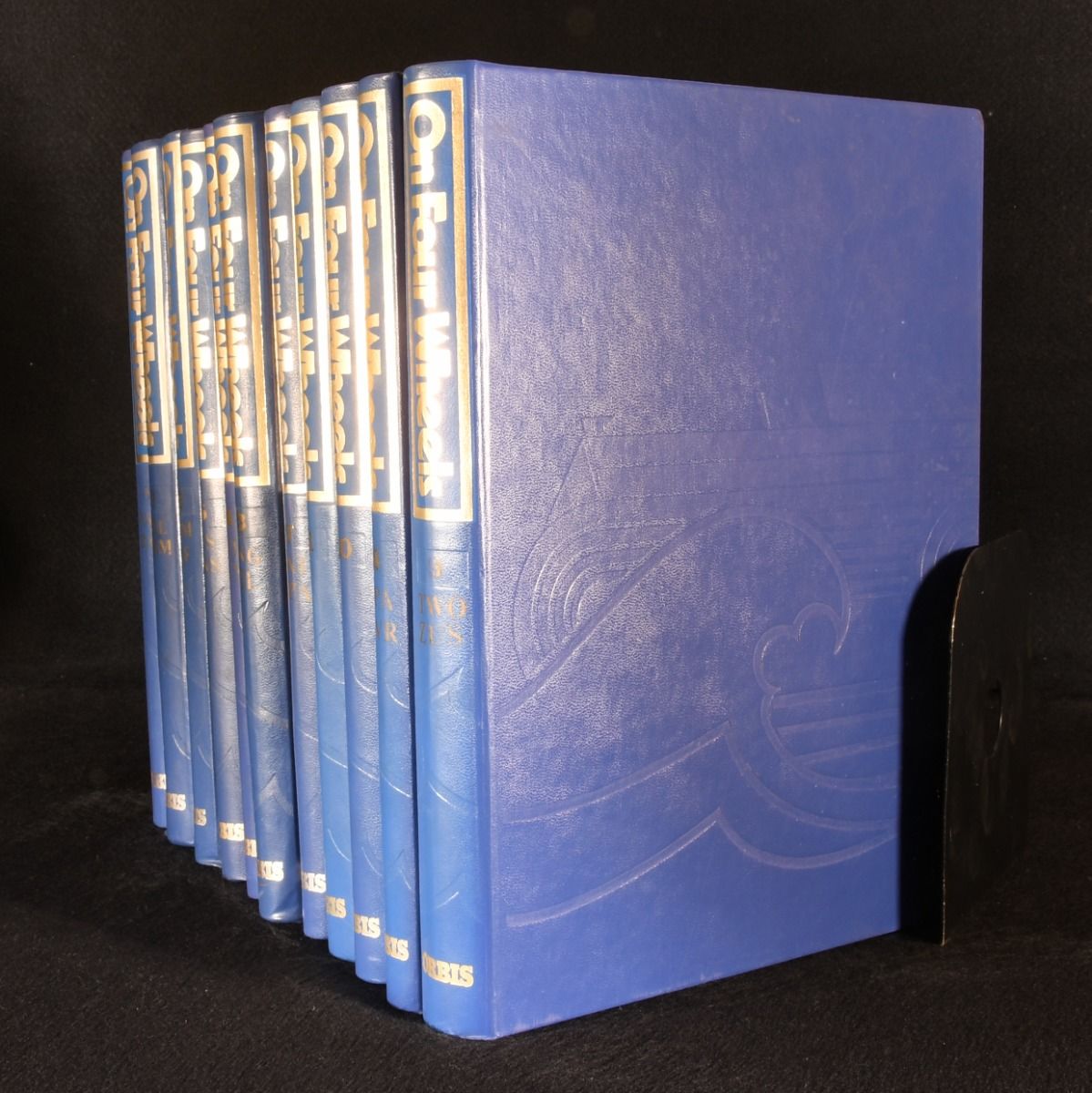 On Four Wheels by Not Stated | Cloth | [1973-1977] | Orbis | - Biblio NZ