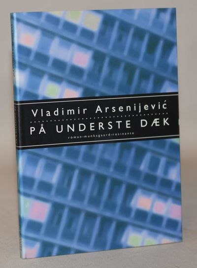 På underste dæk.