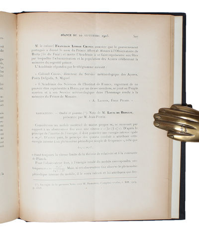 Ondes et quanta. Note de M. Louis de Broglie,…