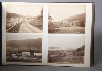 Fint fotoalbum fra Norge ca. 1870. 198 fotografier 13,5 x 18 cm og 1 panorama 14 x 36,5 cm. Alle fotografiene av Knut Knudsen, Bergen. Motivene er fra tatt fra Bergen, Vossevangen, Voss, Lærdal, Valdres, Sundvolden, Kristiania, Panorama Kristiania fra Egeberg, Bolkesjø, vestfjordalen, Tinn, Hardanger, Fjærland, Nordfjord, Hellesylt, Ålesund, Molde, Kristiansund, Trondhjem, Tromsø m.m. Samtidig sort helsjirtingbind med tittel i gulltrykk på forperm. Tverr-folio. 32,5 x 46,5 cm. Ryggen rebacked. (photo 3)