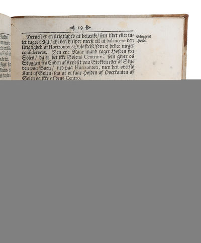 Den Møenske Styrmands-Bog, efter hvis Anledning Ungdommen i Styrmands-Kunsten der paa Stæden skal oplæres samt nogle Betænkninger om Ebbe og Flood. - [RARE EARLY WORK ON NAVAL NAVIGATION - ONE OF THE FIRST DANISH PILOTS] (photo 2)