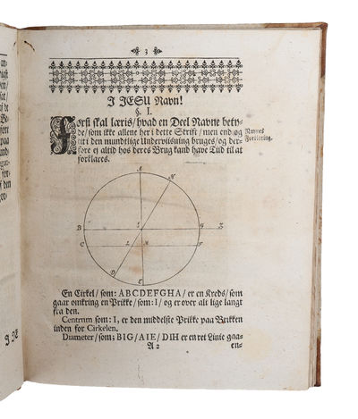 Den Møenske Styrmands-Bog, efter hvis Anledning Ungdommen i Styrmands-Kunsten der paa Stæden skal oplæres samt nogle Betænkninger om Ebbe og Flood. - [RARE EARLY WORK ON NAVAL NAVIGATION - ONE OF THE FIRST DANISH PILOTS] (photo 5)