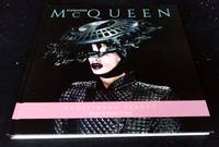 ALEXANDER McQUEEN: REDIFINING BEAUTY 写真集