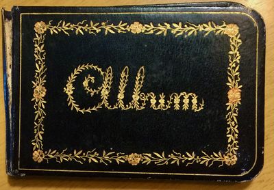 AUTOGRAPH ALBUM