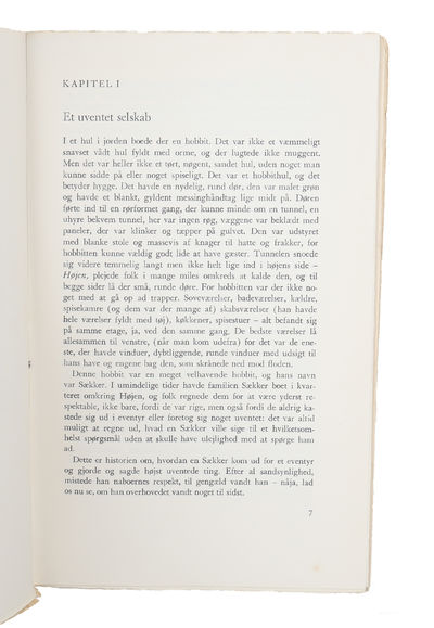 Hobbitten eller Ud og hjem igen. Illustreret af forfatteren på dansk ved Ida Nyrop Ludvigsen.   - [THE FIRST DANISH TRANSLATION OF THE HOBBIT] (photo 5)