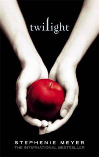 Twilight (Twilight Saga) (The Twilight Saga, Book 1)