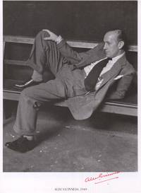 image of Fine large photo, signed in red ink (Sir Alec, 1914-2000, Actor)