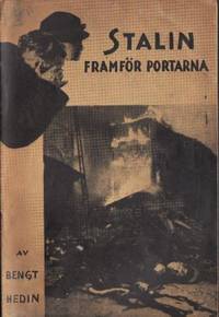 Stalin framför portarna.