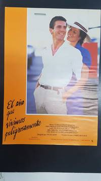 cover of Poster pelicula: El año que vivimos peligrosamente (numerado 02). Dirigida por Peter Weir con Mel Gibson y Sigourney Weaver