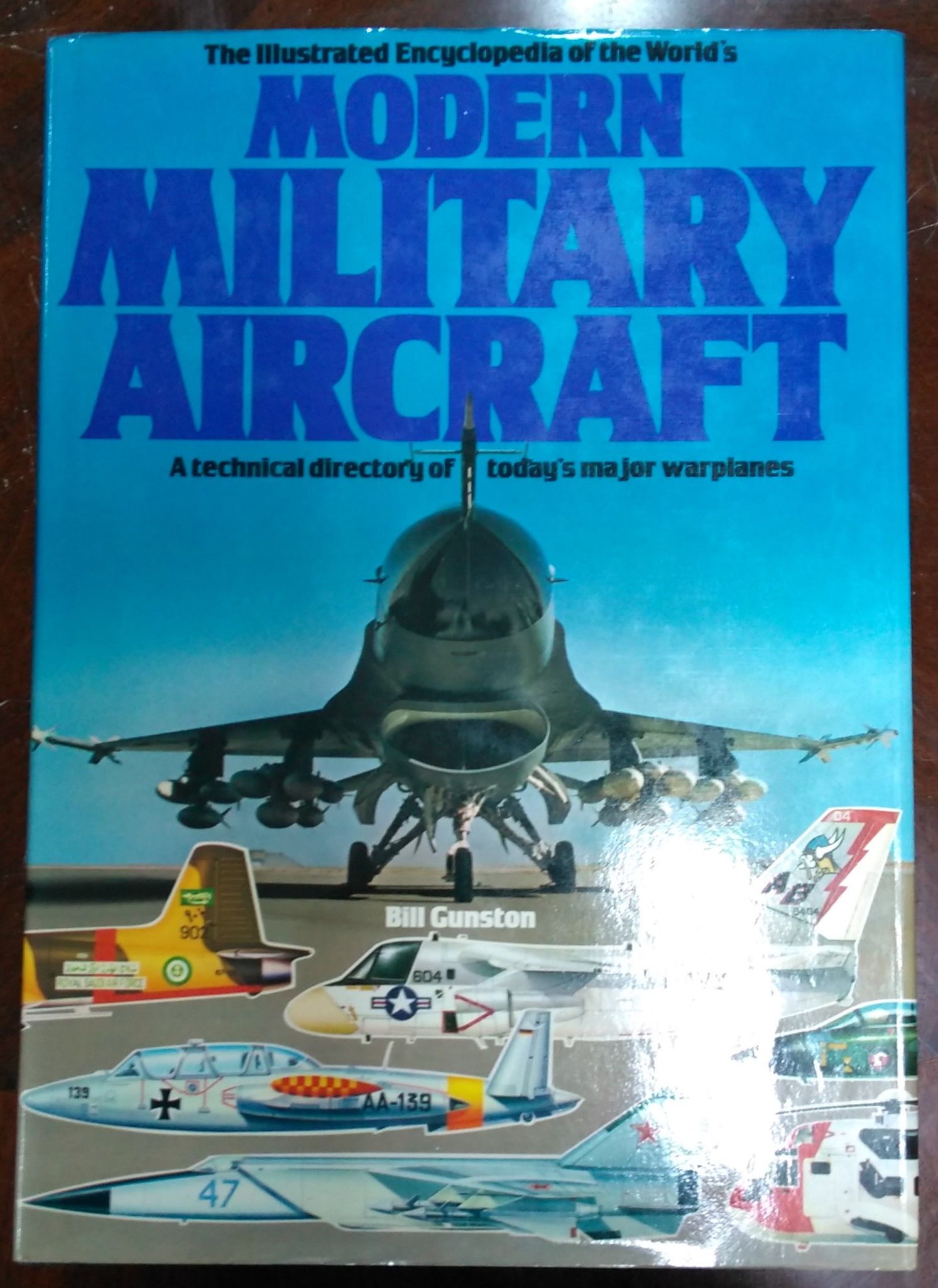 Aviation Book Series Modern Combat Aircraft