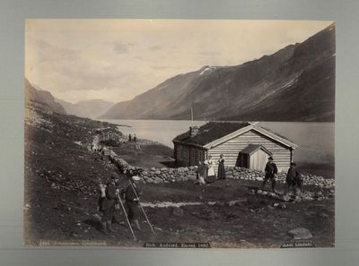 (17 fotografier fra Jotunheimen). (13 fotografier Romsdalen, Nordfjord, Sunnmøre, Sogn, Nordland, Troms). (photo 2)