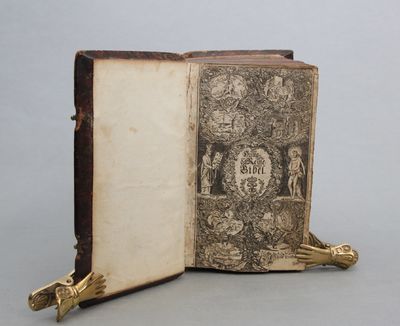 Biblia, Det er, Den gandske Hellige Skrift, Tryckt efter Høyloflig Ihukommelses Christiani Qvarti Store Bibels Version, Nu Tredie gang udi Octav med større Stiil oplagt, og fremstillet som Een Huus- og Reyse-Bibel, Afdeelt udi Fire Parter. (photo 2)