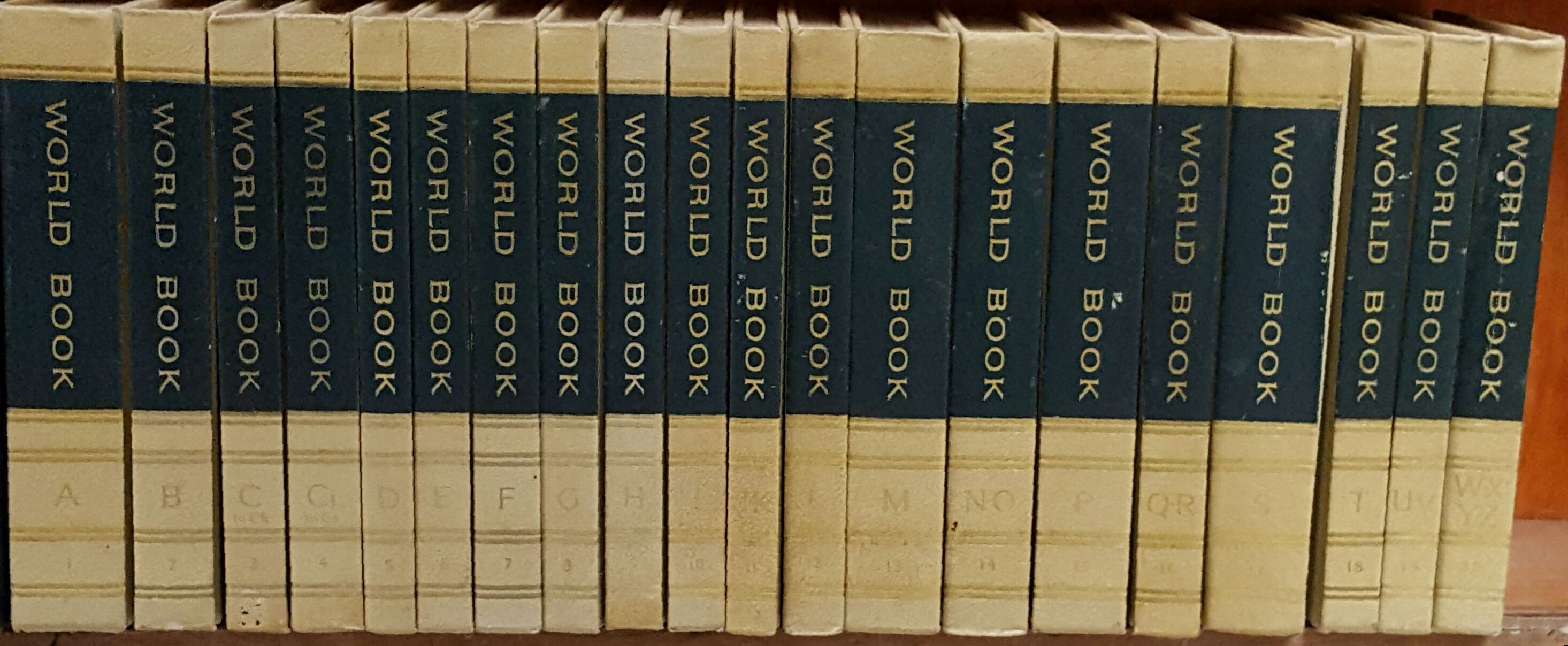 BIBLIO The World Book Encyclopedia Set Of Enclyclopedias, Volume 120) by Nault