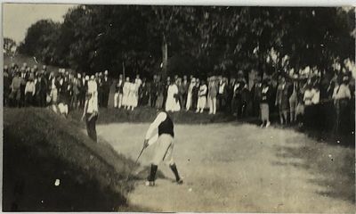 UNIQUE 1919 PHOTOGRAPH WALTER HAGEN "GOLF LEGEND IN TROUBLE