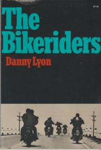洋書 THE  BIKERIDERS   Danny  Lyon Amazon.co.jp: The Bikeriders : 本