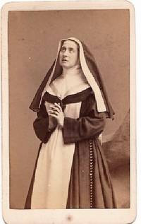 CARTE DE VISITE OF ITALIAN ACTRESS ADELAIDE RISTORI IN CHARACTER AS SISTER TERESA, PHOTOGRAPHED BY NAPOLEON SARONY