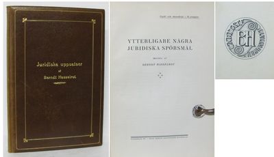 Juridiska uppsatser (Pärmtitel). Ytterligare…