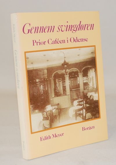 Gennem svingdøren - Prior Caféen i Odense.