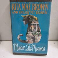 Murder, She Meowed (Mrs. Murphy Mysteries)