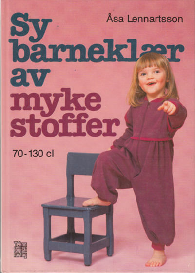 Sy barneklær av myke stoffer.