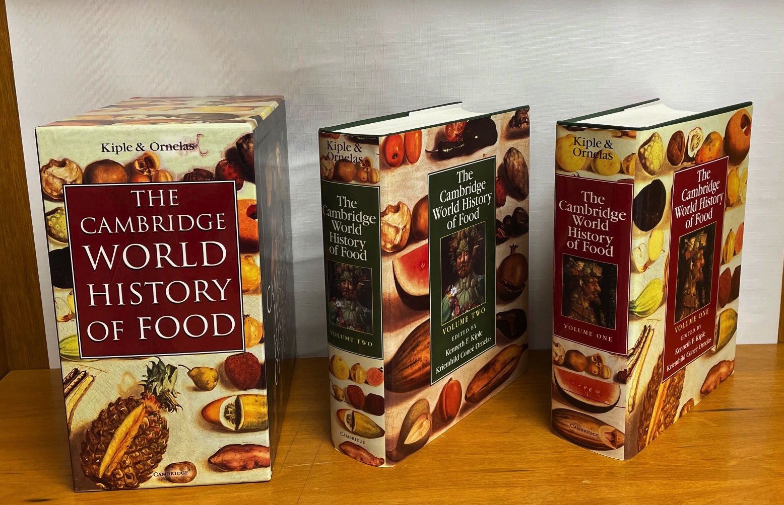 英語洋書 ケンブリッジ世界の食物史大百科事典 1、2 ケネス カイプル 英語洋書 ケンブリッジ世界の食物史大百科事典 1、2 ケネス カイプル