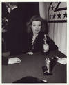 GREER GARSON HOLDS HER PLASTER ACADEMY AWARD (1943) Photo