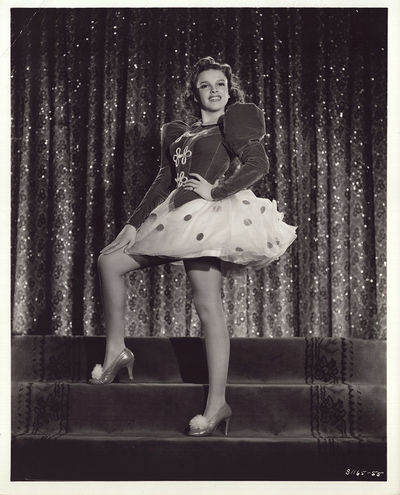 JUDY GARLAND GLAMOUR POSE | ZIEGFELD GIRL [1941] Photo by Clarence Bull