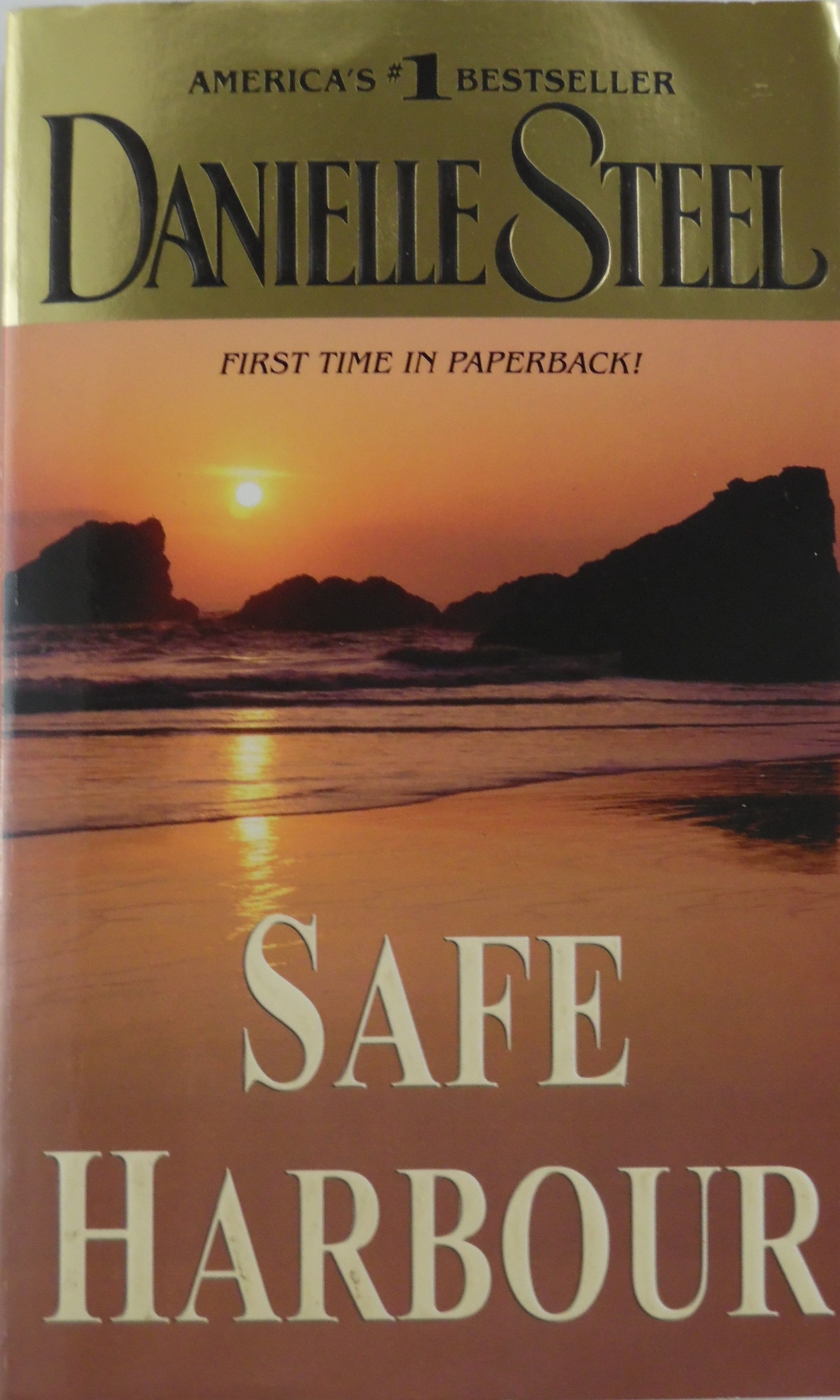 Safe Harbour by Danielle Steel Paperback 20040928 from Bella