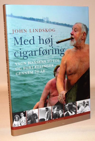 Med høj cigarføring. Pressefotograf Vagn Hansen -…