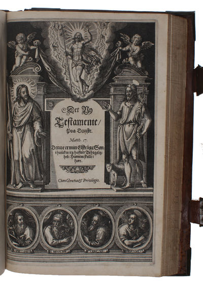 Biblia Det er Den gantske Hellige Scrifft paa Danske igien offuerseet oc Prentet effter vor allernaadigste Herris oc Kongis K. Christian den IV. Befaling. Mett Register/ alle D. Lutheri Fortaler ghans Udledning i Brædden oc Viti Theodori Summarier. Cu... - [THE MAGNIFICENT CHRISTIAN IV FOLIO BIBLE] (photo 11)