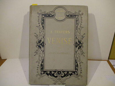 A traverse Venise.