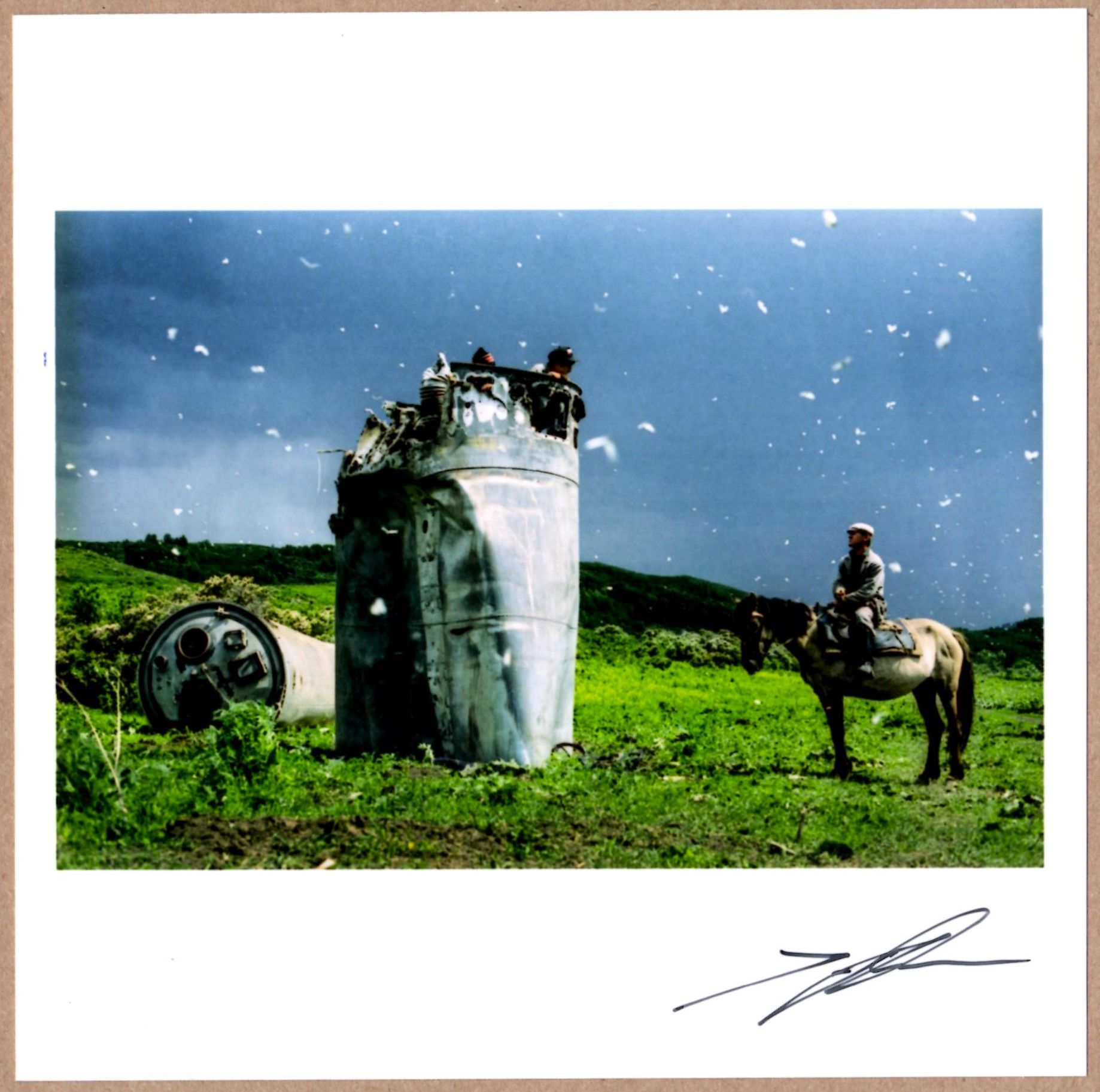 SATELLITES JONAS BENDIKSEN（Behind the Image • Jonas