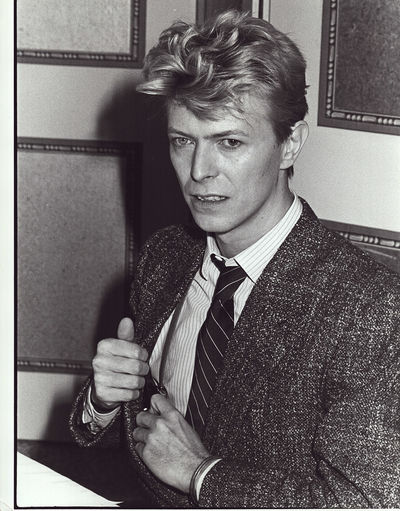 DAVID BOWIE at PRESS CONFERENCE (1983) Photo