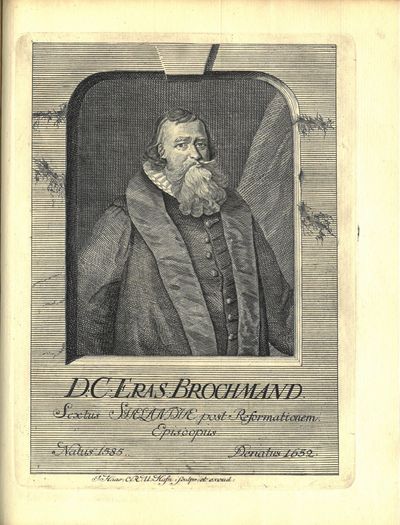 Samling af De Evangeliske Biskoppers i Siællands Stift, (Hvilke have levet siden Reformationen og indtil værende Tider) Deres Portraiter, Stukkne i Kobber efter de paa Landemodets Sahl udi Roeskilde værende Original-Skilderier, Hvorhos er tillige føyet en kort Beskrivelse om Deres Liv og Levnet. Udgiven af (...) , Kobberstikker ved det Kongelige Univerrsitet i Kiøbenhavn. (photo 3)