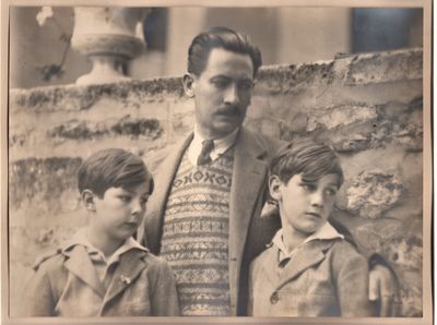 Photographic portrait of American painter Carroll Sargent Tyson and children