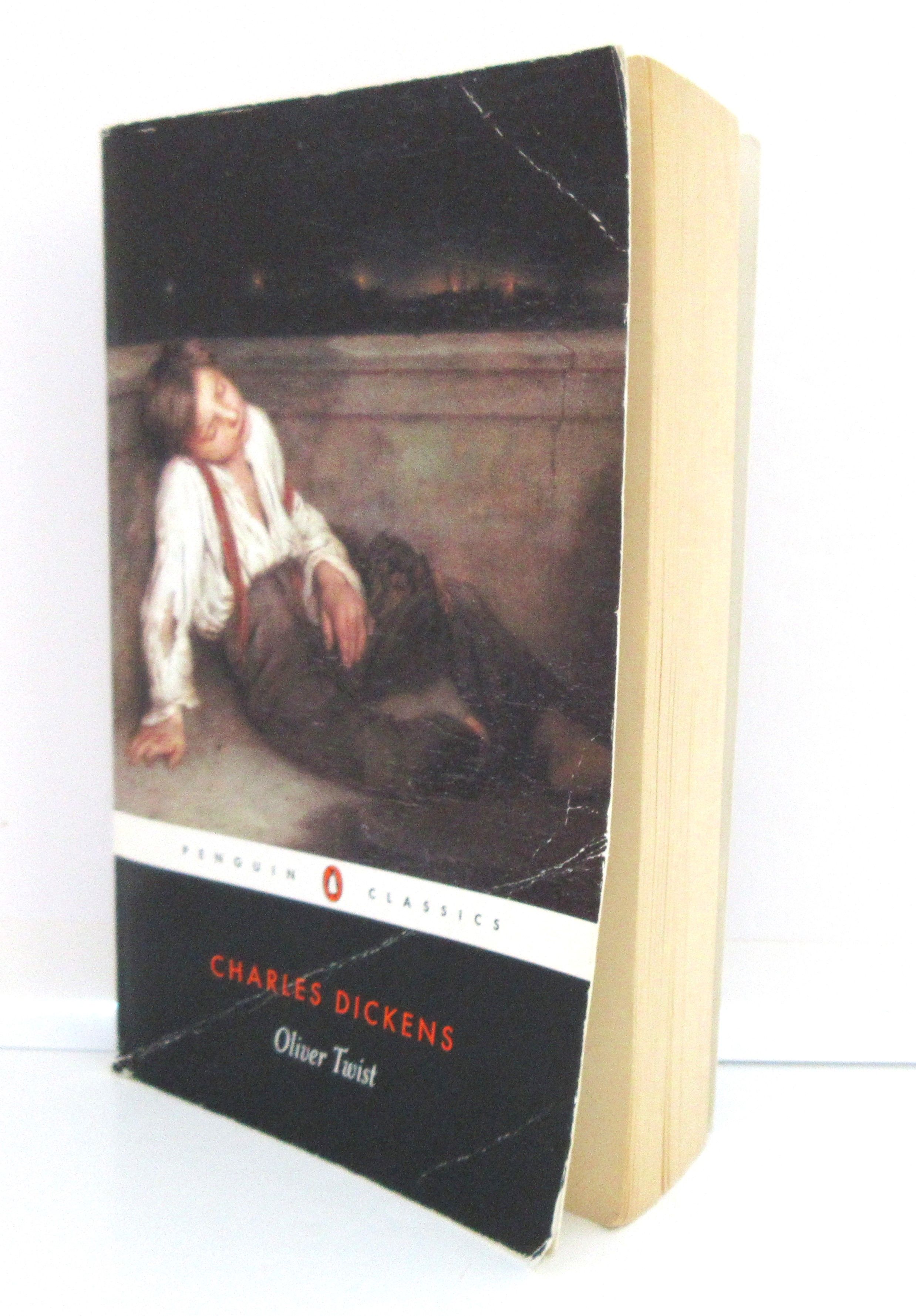 Oliver Twist (Penguin Classics) by Dickens, Charles | Soft cover