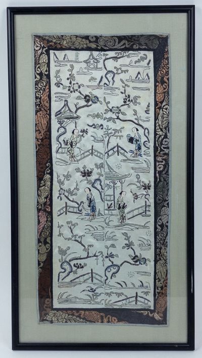 c.1900 CHINESE EMBROIDERED SILK PANEL