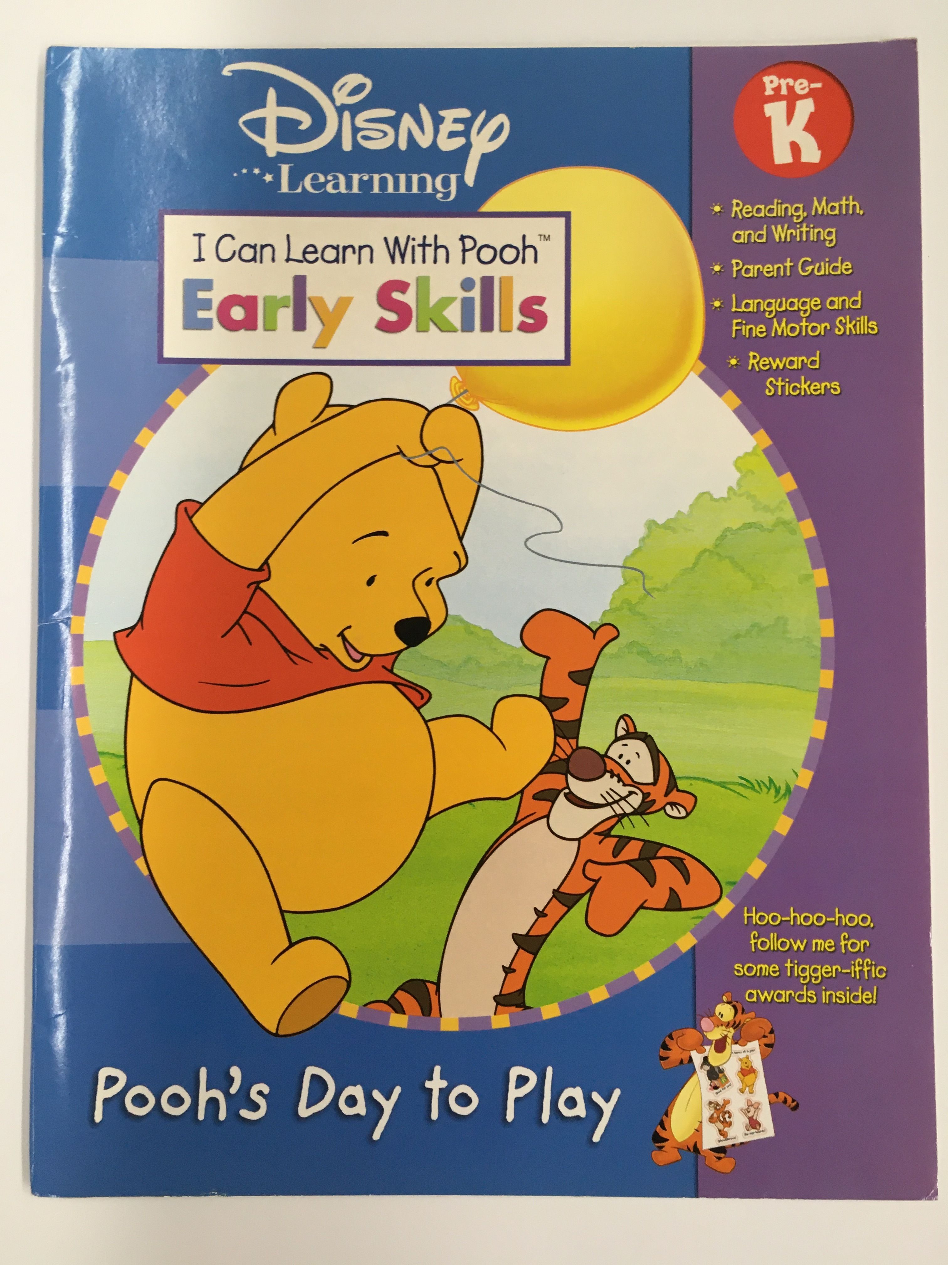 Pooh's Day To Play (I Can Learn With Pooh, Early Skills)) by Edith
