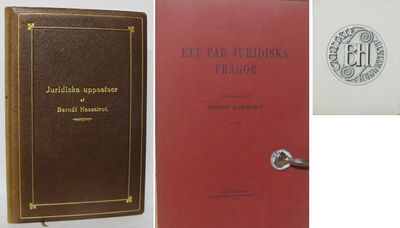 Juridiska uppsatser (Pärmtitel). Ett par…