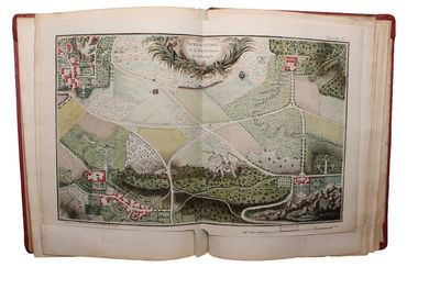 Idées d'un Militaire pour la Disposition des Troupes confiées jeunes officiers dans la Défense et l'Attaque des Petits Postes. Dédié a M. le Duc du Chatelet. - [THE FIRST BOOK SUCCESSFULLY PRINTED WITH COLOURS] (photo 5)