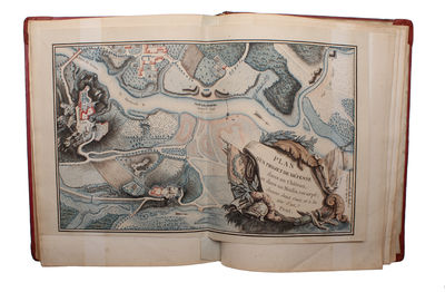 Idées d'un Militaire pour la Disposition des Troupes confiées jeunes officiers dans la Défense et l'Attaque des Petits Postes. Dédié a M. le Duc du Chatelet. - [THE FIRST BOOK SUCCESSFULLY PRINTED WITH COLOURS] (photo 7)