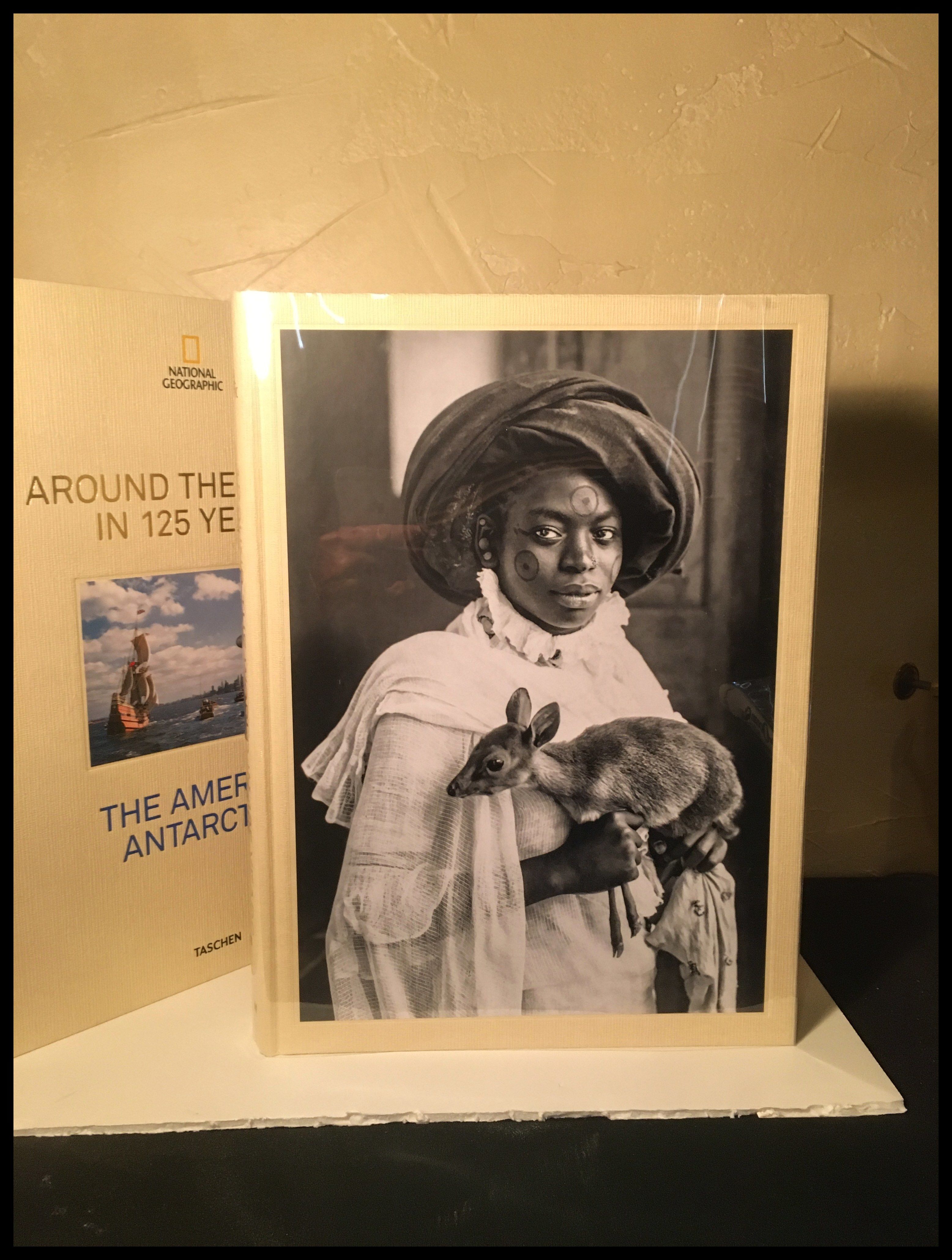 洋書 Around the World in 125 Years National Geographic. Around the World in 125 Years by Golden